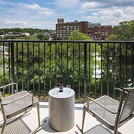 Wylie Hotel Atlanta, Tapestry Collection by Hilton