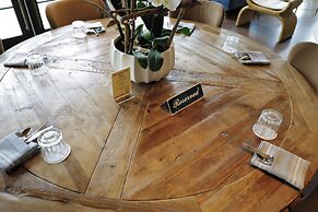 Wylie Hotel Atlanta, Tapestry Collection by Hilton