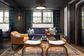 Wylie Hotel Atlanta, Tapestry Collection by Hilton