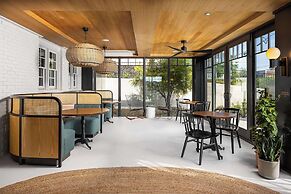 Wylie Hotel Atlanta, Tapestry Collection by Hilton