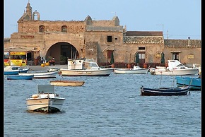 Authentic Sicilian Charm With Pool, Sea View, Parking & Wifi