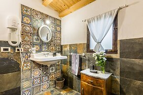 Authentic Sicilian Charm With Pool, Sea View, Parking & Wifi