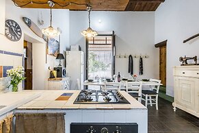 Authentic Sicilian Charm With Pool, Sea View, Parking & Wifi