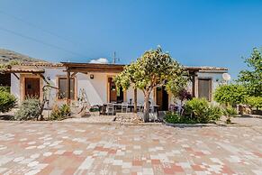 Authentic Sicilian Charm With Pool, Sea View, Parking & Wifi