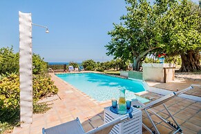 Authentic Sicilian Charm With Pool, Sea View, Parking & Wifi