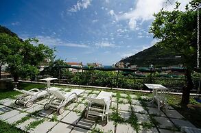 Eden Holiday Apartment