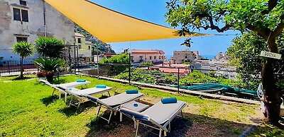 Eden Holiday Apartment