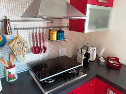 Nice Apartment Close Metro C - Mirti