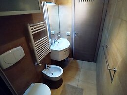 Nice Apartment Close Metro C - Mirti