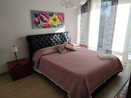 Nice Apartment Close Metro C - Mirti