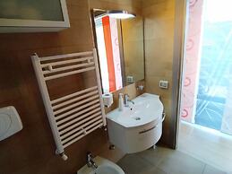 Nice Apartment Close Metro C - Mirti