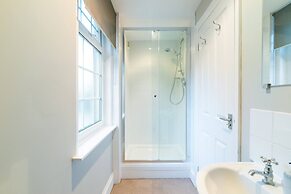 Modern Living 2 Bedroom Apartment South Wilmslow