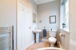 Modern Living 2 Bedroom Apartment South Wilmslow
