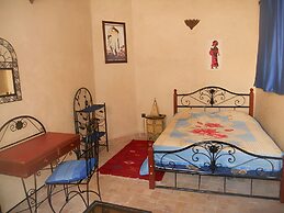 Room in Guest Room - We Look Forward to Welcoming you to our Home