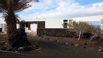 Studio In Frontera - Valle Del Golfo, With Wonderful Sea View, Enclose