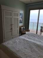 Wondrous Oceanfront Condo with Free Poolside WiFi - Unit 1105 by RedAw