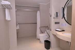 voco Guangzhou Shifu by IHG