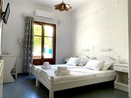 Helliniko Studios - Adults Only