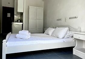 Helliniko Studios - Adults Only