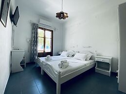 Helliniko Studios - Adults Only