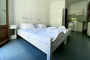 Helliniko Studios - Adults Only