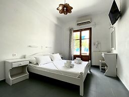 Helliniko Studios - Adults Only