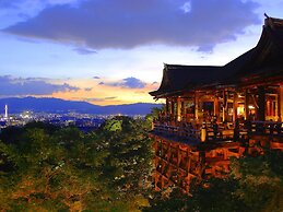 Travelodge Kyoto Shijo Omiya