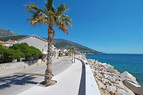 Stunning Apartment in Bol