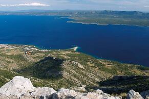 Stunning Apartment in Bol