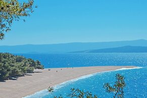 Stunning Apartment in Bol