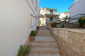 Stunning Apartment in Bol