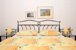 Stunning Apartment in Bol