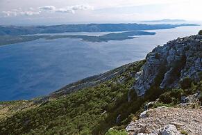 Stunning Apartment in Bol