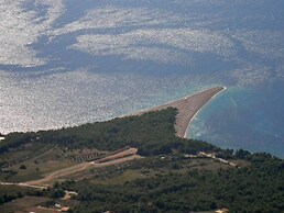 Stunning Apartment in Bol