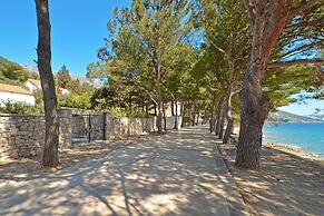 Stunning Apartment in Bol