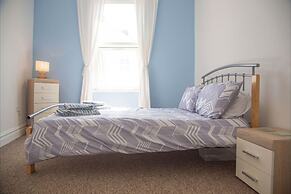 Spacious 4 Bedroom House in Plymouth City Centre