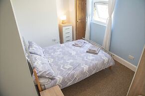 Spacious 4 Bedroom House in Plymouth City Centre