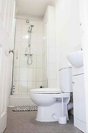 Spacious 4 Bedroom House in Plymouth City Centre