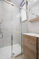 Central Apt 3 steps to Venetian Town