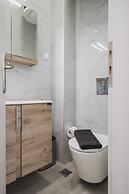 Central Apt 3 steps to Venetian Town