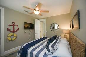 Sunset Surf 2201 Ave C 6 Bedroom Home by RedAwning