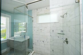 Sunset Surf 2201 Ave C 6 Bedroom Home by RedAwning