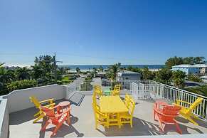 Sunset Surf 2201 Ave C 6 Bedroom Home by RedAwning