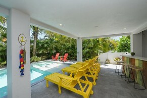 Sunset Surf 2201 Ave C 6 Bedroom Home by RedAwning