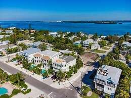 Sunset Surf 2201 Ave C 6 Bedroom Home by RedAwning