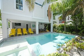 Sunset Surf 2201 Ave C 6 Bedroom Home by RedAwning