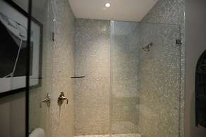 Sunset Surf 2201 Ave C 6 Bedroom Home by RedAwning