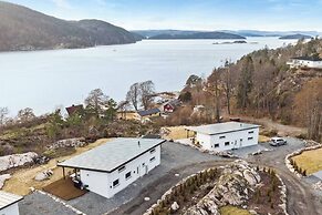 Modern Sleeps 14 w/ Panoramic Fjord-view, Petsok