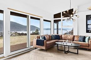 Modern Sleeps 14 w/ Panoramic Fjord-view, Petsok