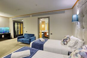 Marsden Viaduct Hotel